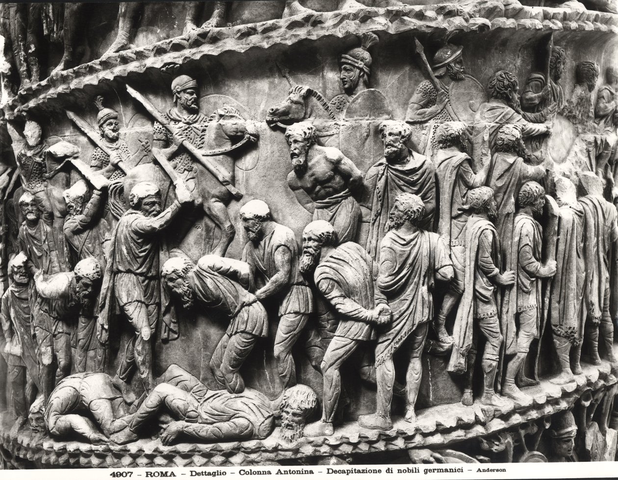 A decapitação dos nobres alemães, detalhe da coluna de Marco Aurélio de Roman