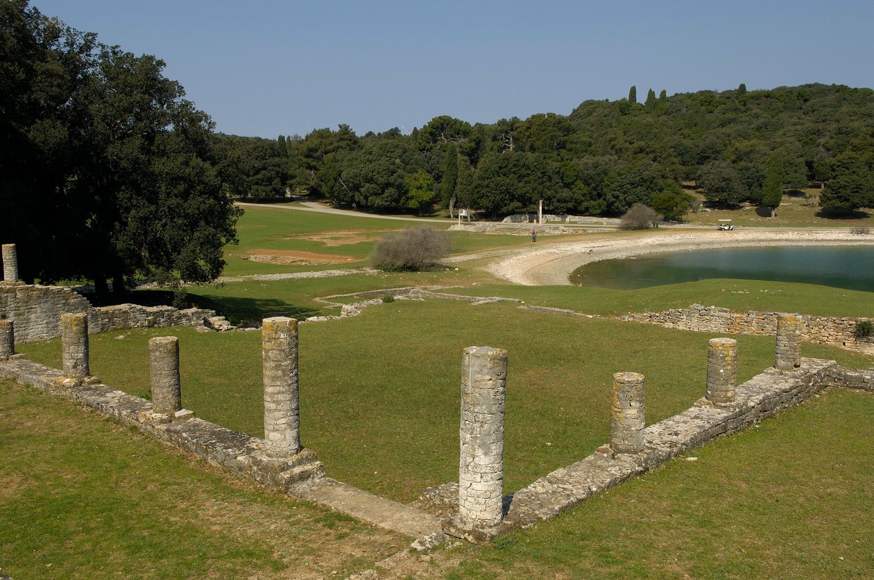 A vila romana em Verige Bay, Brijuni, Croácia de Roman