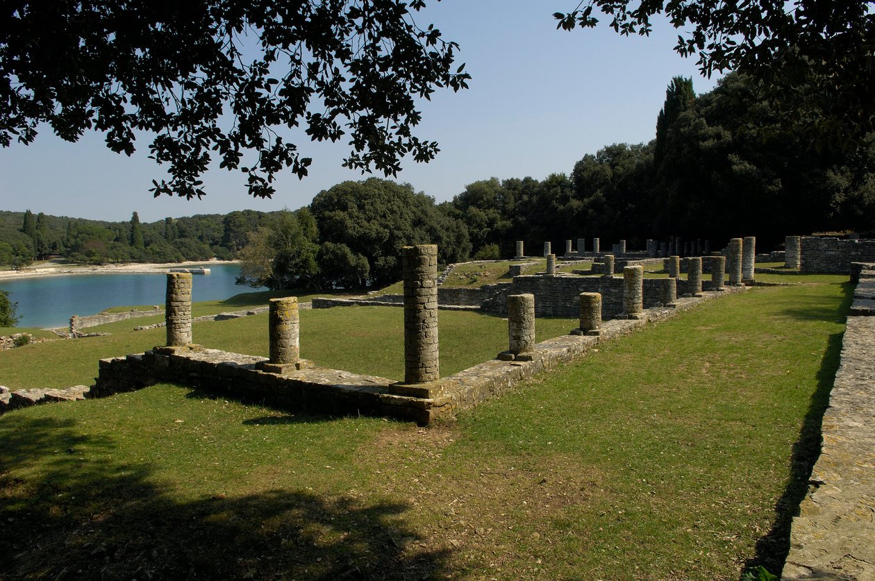 A vila romana em Verige Bay, Brijuni, Croácia de Roman