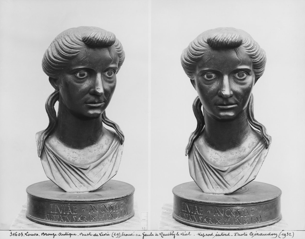 Dois pontos de vista de um busto de Livia (58 aC-29 dC) (bronze) de Roman