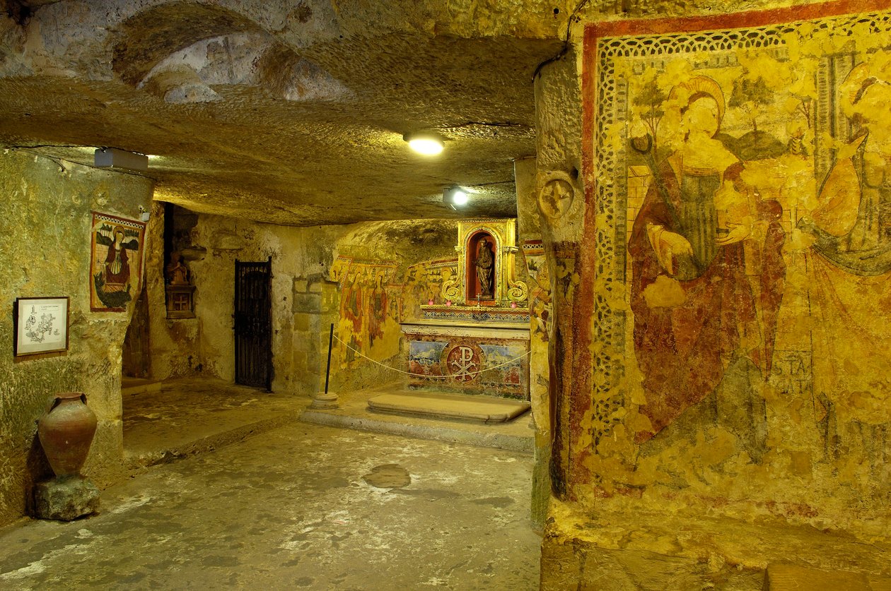 Vista das catacumbas de Santa Agatha em Rabat, Malta (foto) de Roman