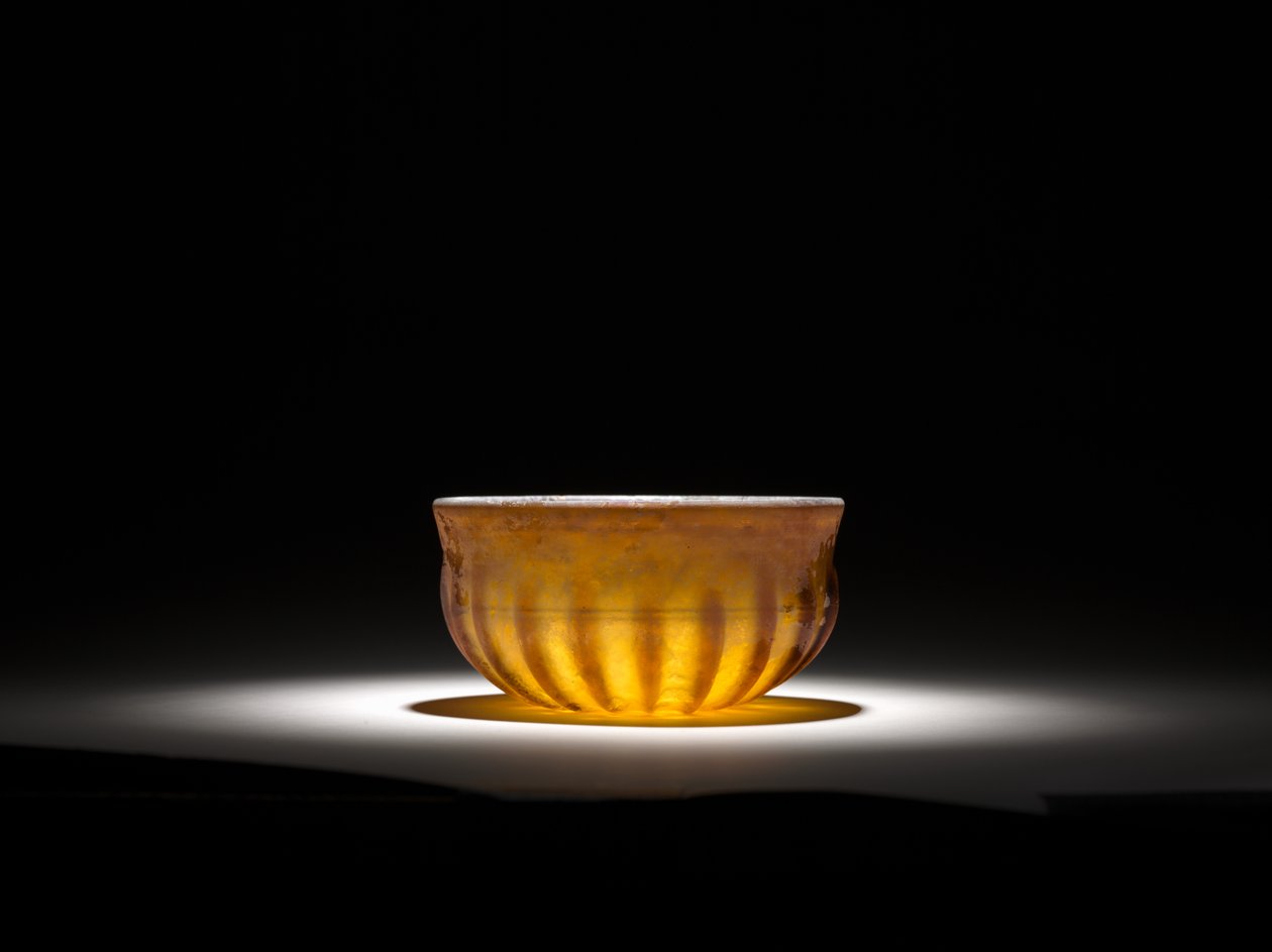Tigela de vidro com nervuras, século I de Roman Imperial Period
