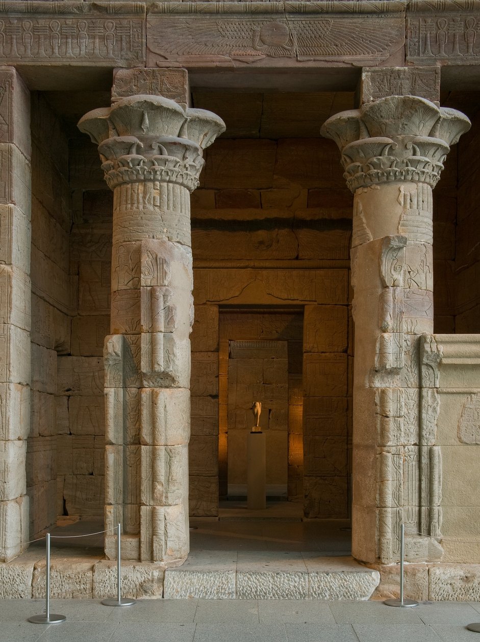 O Templo de Dendur, c.10 aC (arenito eólico) de Roman Period Egyptian