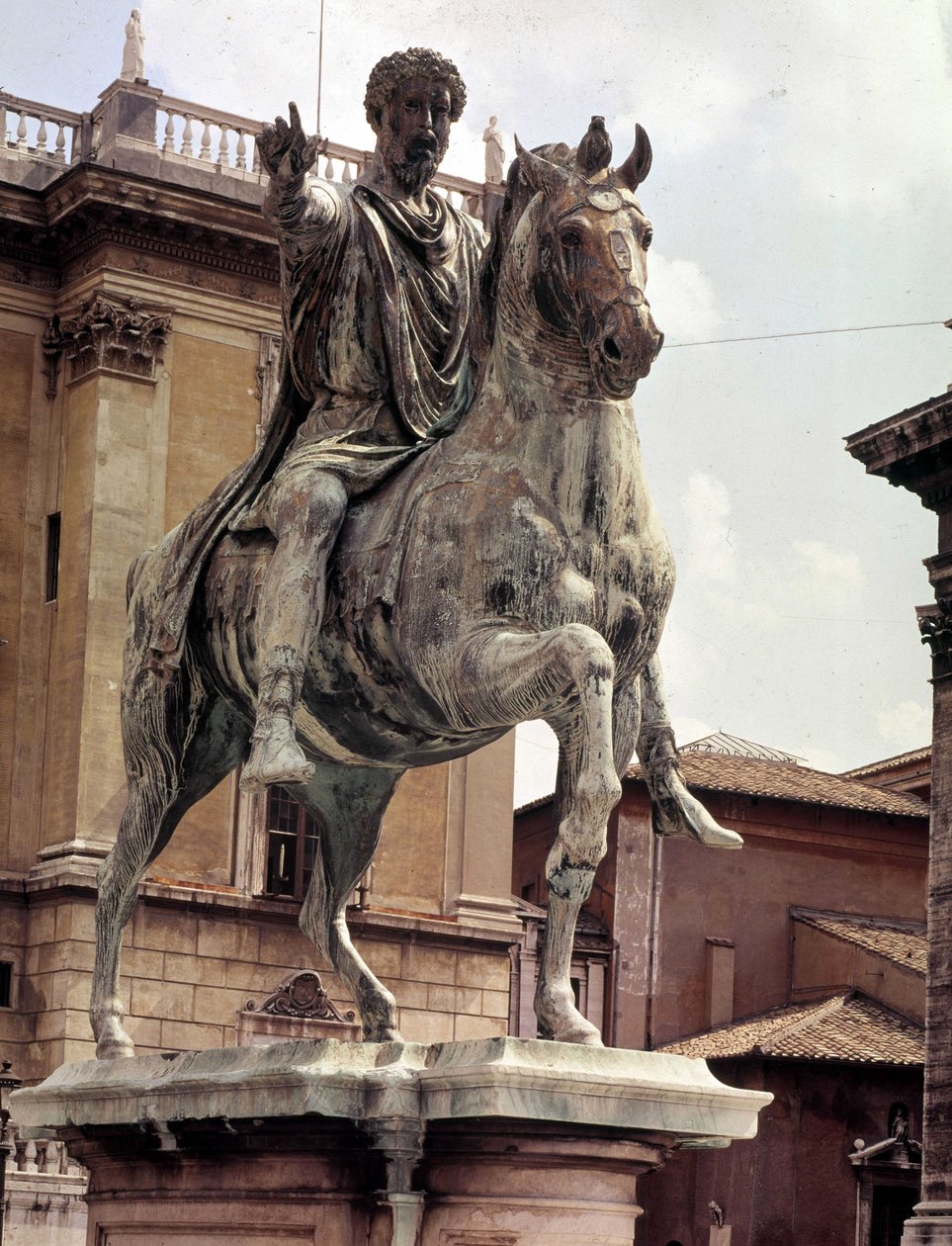 Estátua equestre de Marc Aurelius - Praça Campidoglio, Roma de Roman Roman
