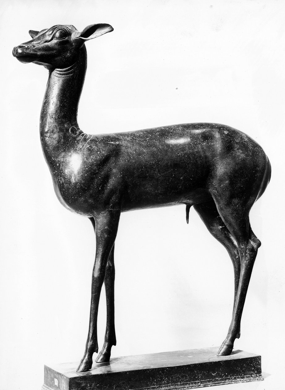 Figurino de um veado (bronze) de Roman Roman