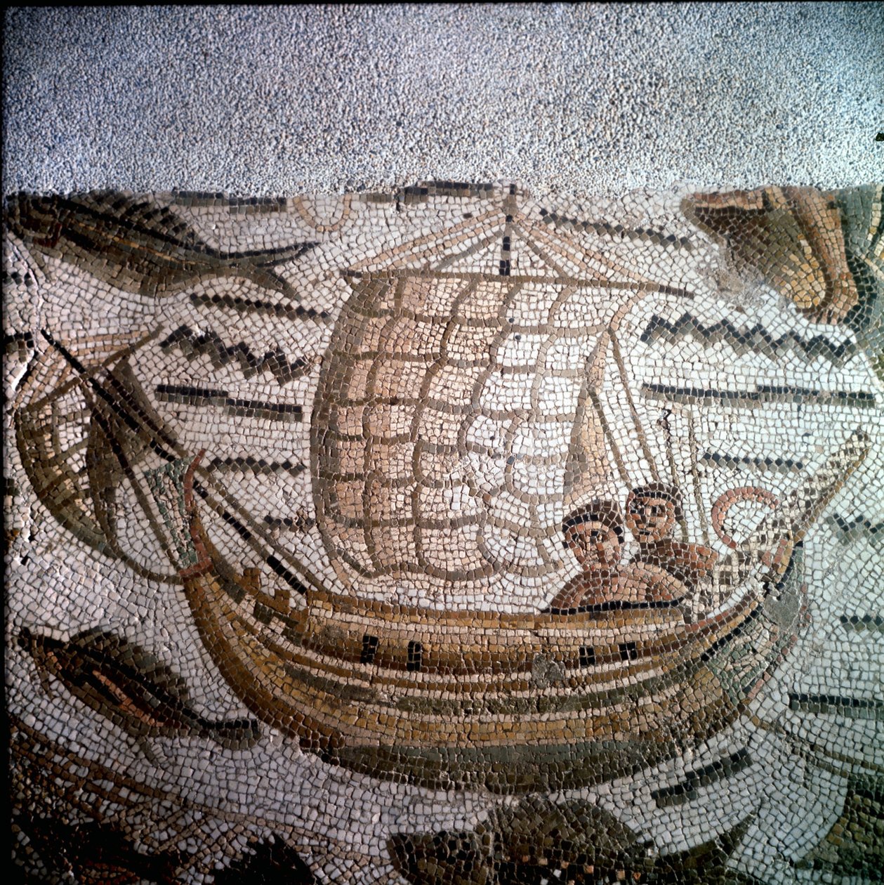 Cena de pesca em Mosaico em Hipona, Argélia. de Roman Roman