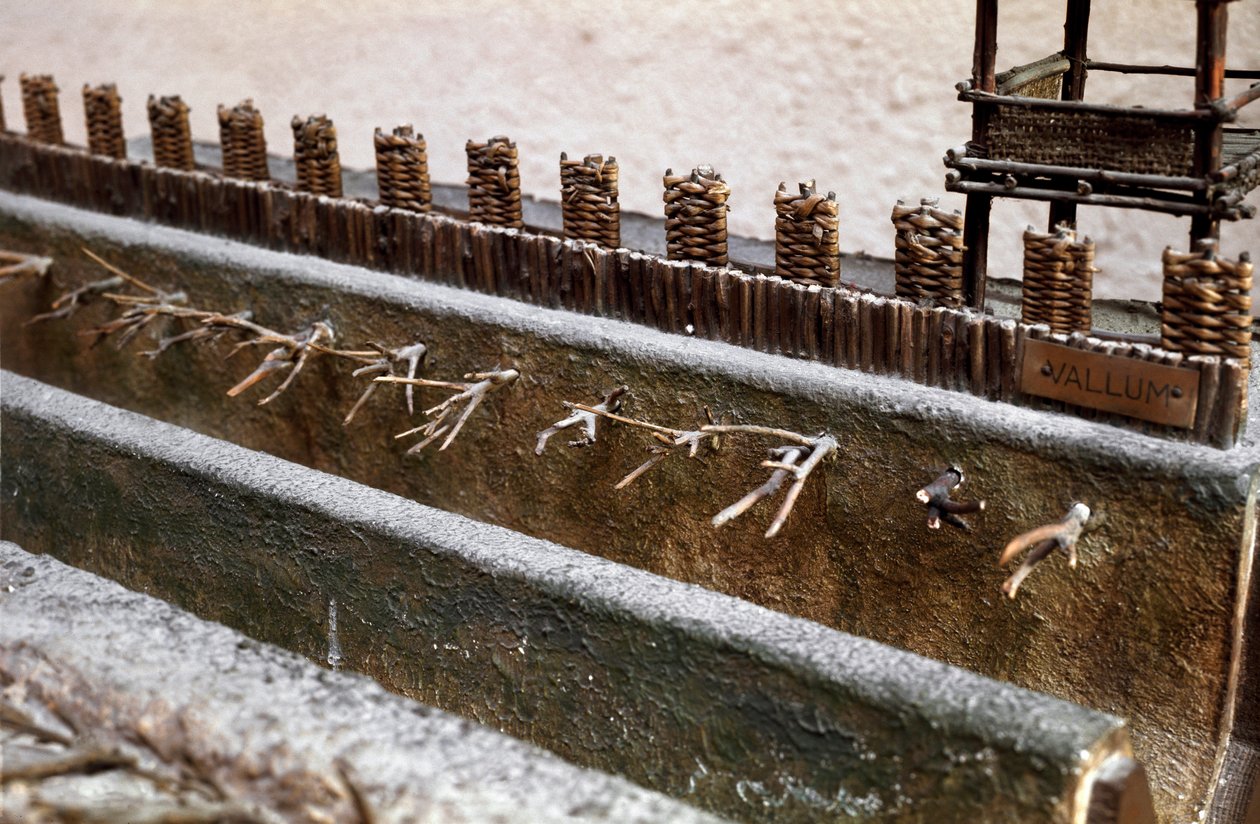 Modelo que reproduz o cerco e a batalha de Alesia em setembro de 52 a.C. por Jules Cesar que viu a derrota de Vercingetorix. Detalhe representando o sistema de defesa construído por César. Roma, Museo della Civilta Romana de Roman Roman