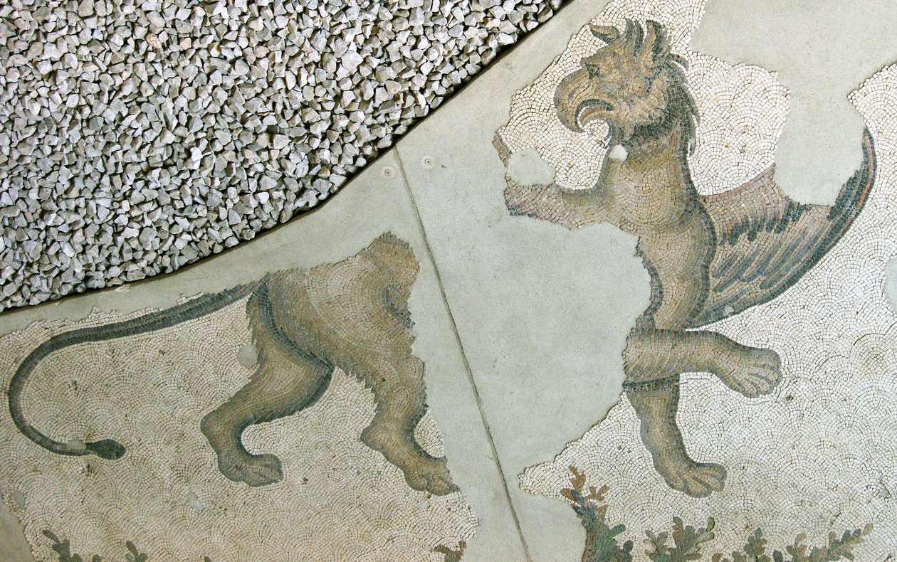 Mosaico representando um Leão Griffon, Arasta Bazaar, Sultão Ahmet Mesquita, Istambul. de Roman Roman