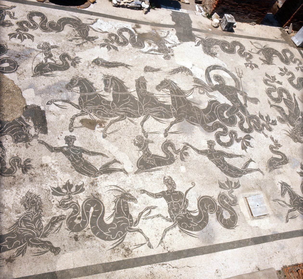 Ostia (Ostia) Antigo: mosaico dos Banhos de Netuno. de Roman Roman