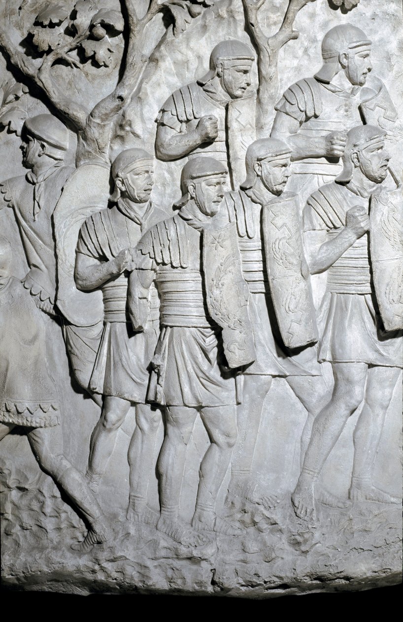 Arte Romana: "Legionários romanos prontos para a batalha" Molde de 1862 reproduzindo os baixos-relevos da coluna de Trajano (Colonna Traiana) em Roma, construída durante o reinado do Imperador Trajano (53-117). A coluna Trajano comemora a vitoriosa de Roman Roman