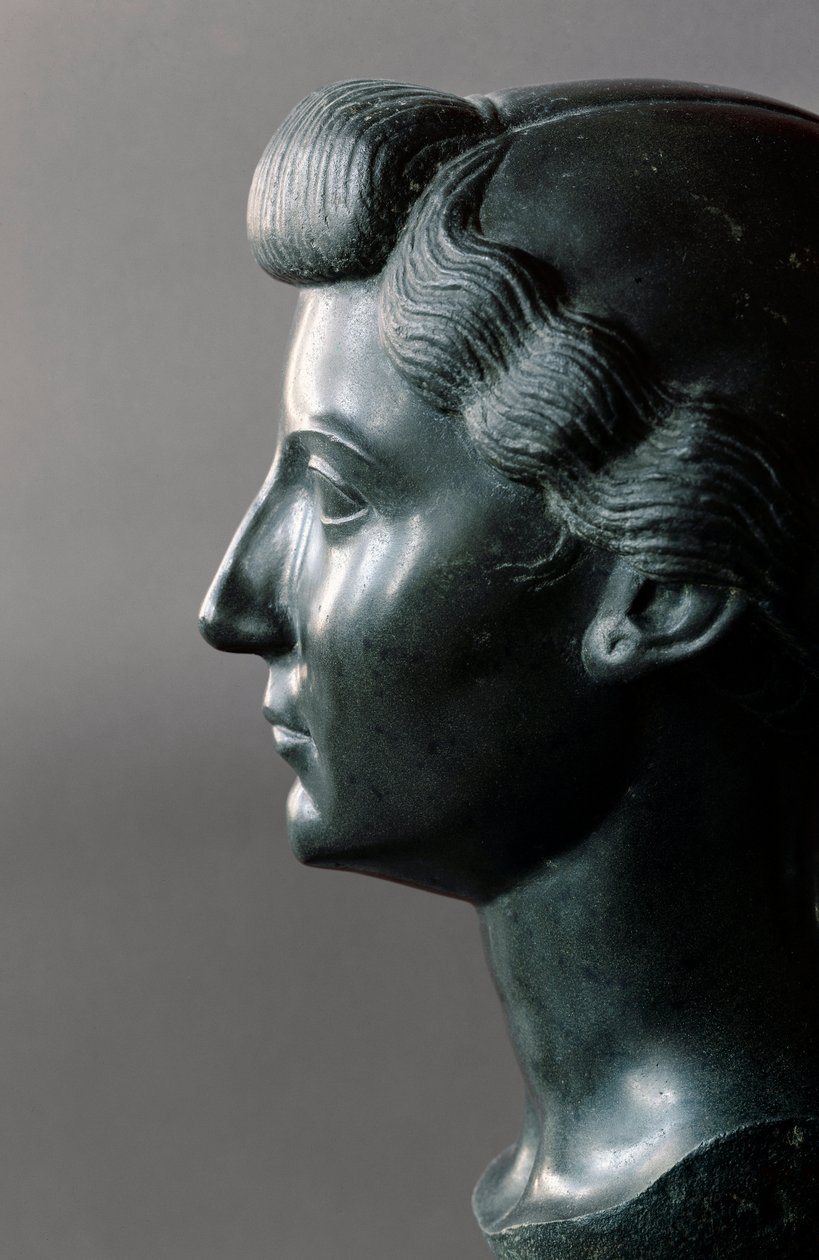 Arte Romana: busto de Lívia (55 a.C.- 29 d.C.) (Lívia Drusilla Augusta), esposa do Imperador Romano Augusto (Otávio, Otávio ou Gaius Júlio César Otávio) (61 a.C.-14 d.C.). 31 A.C. Escultura de basalto. Dim. 0,32m. Museu do Louvre, Paris. de Roman Roman