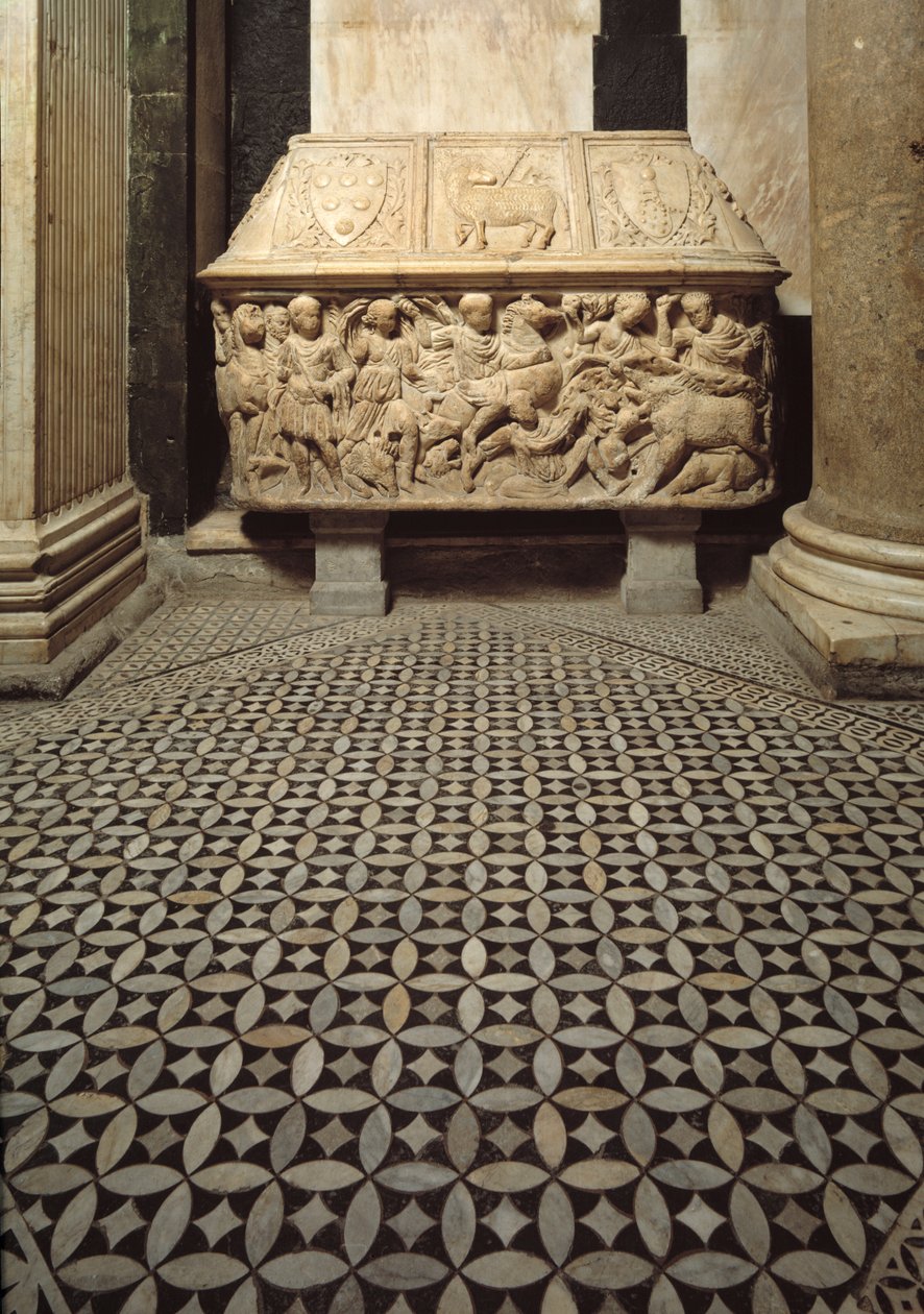 Sarcófago romano com relevos de uma cena de caça ao javali, tampa decorar os braços da família Medicis de Roman Roman