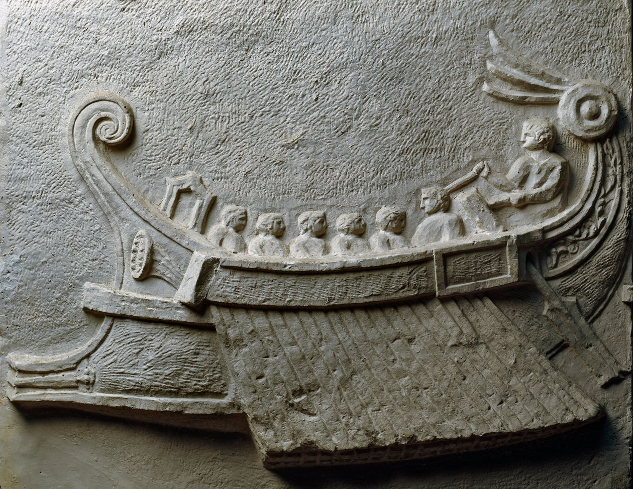 Soldados armados da Trireme Carrrying (baixo relevo) de Roman Roman