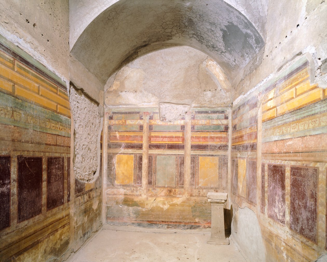 Abóbada decorada com frescos no Segundo Estilo Pompeiano, Casa das Bodas de Prata, Pompeia , Campânia, Civilização Romana de Roman Roman