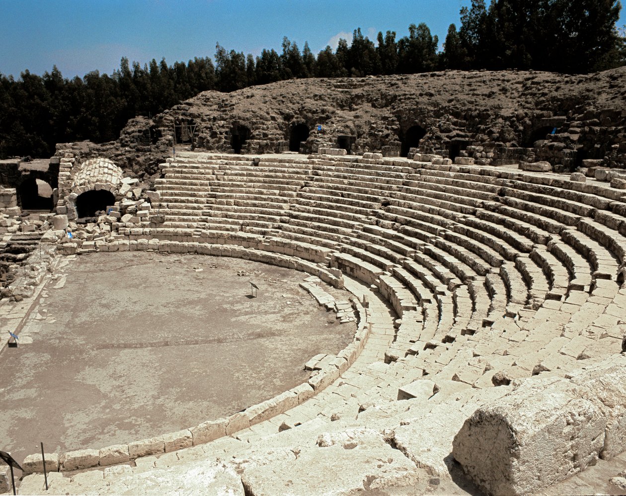 Vista do Teatro Romano de Scythopolis, século II a.C.-4 d.C. de Roman Roman