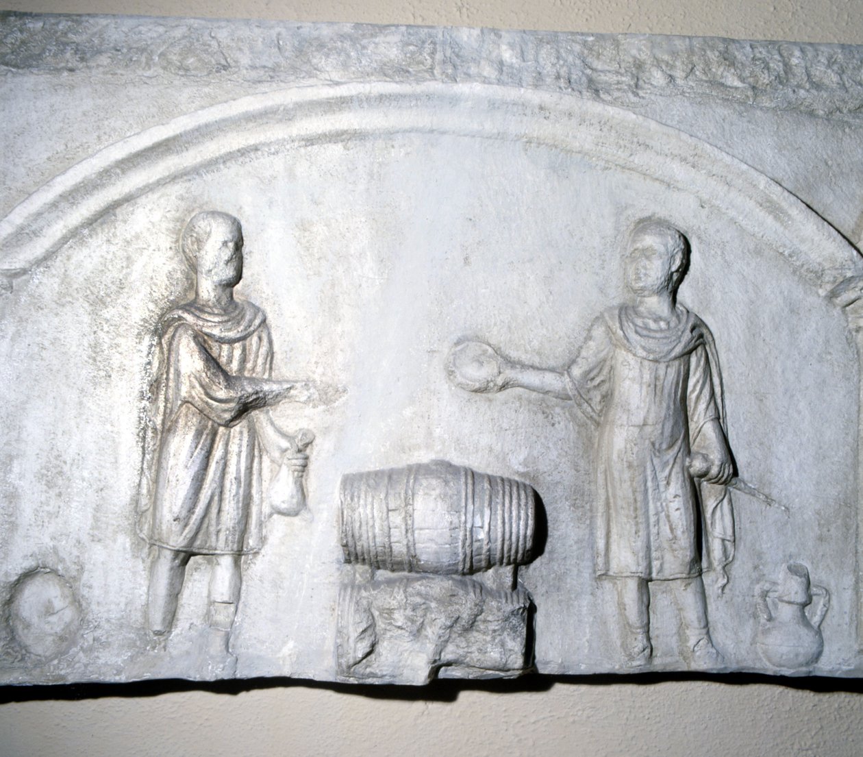Sinal de comerciante de vinho na época romana. Museo di Ostia (Ostia) de Roman Roman