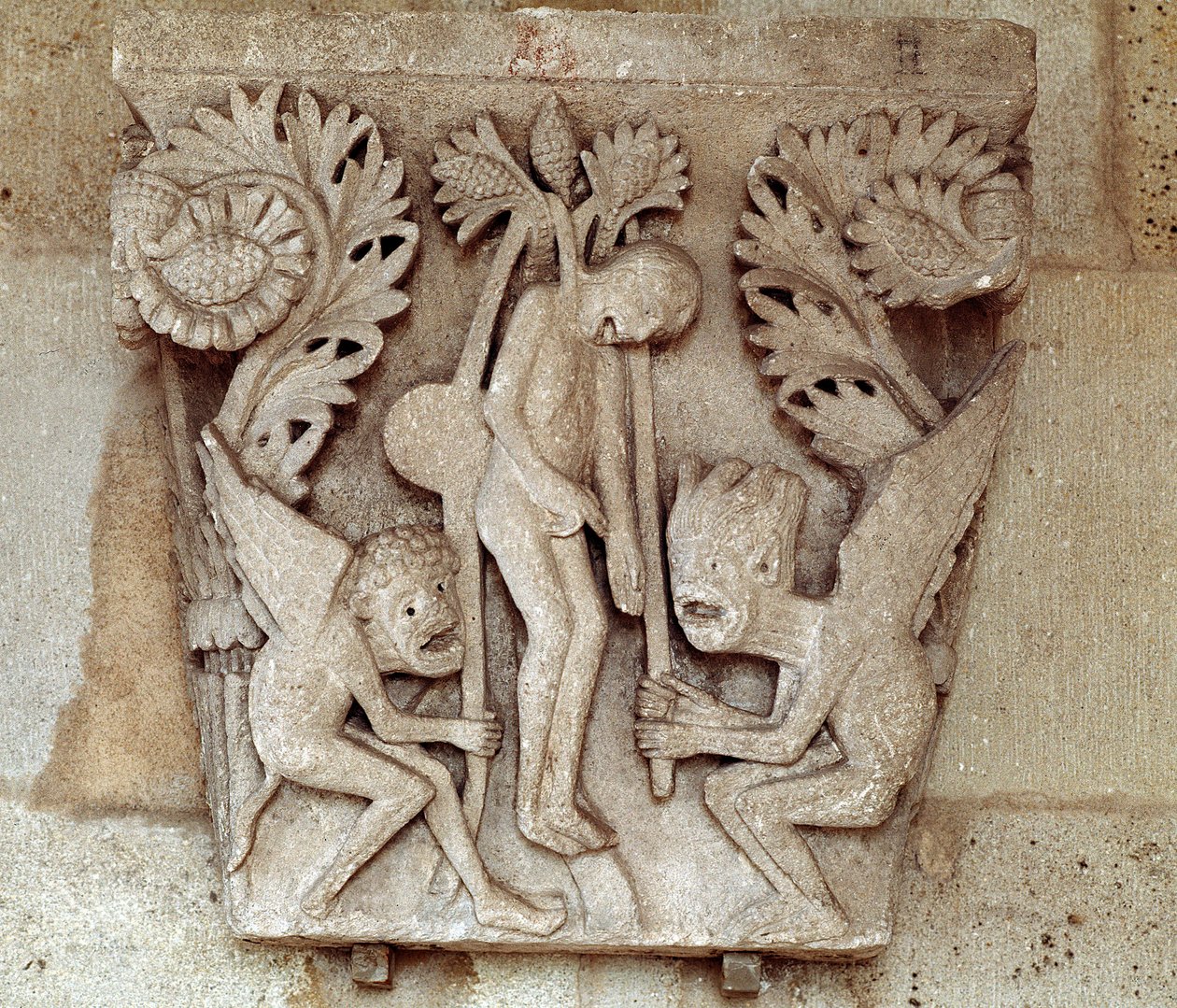 Enforcamento de Judas (capital esculpido) de Romanesque