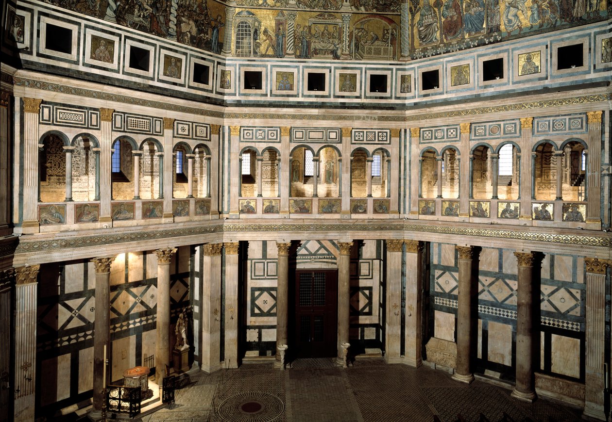 Vista interior do Baptistério de São João Baptista (Florença Baptistério) de Romanesque