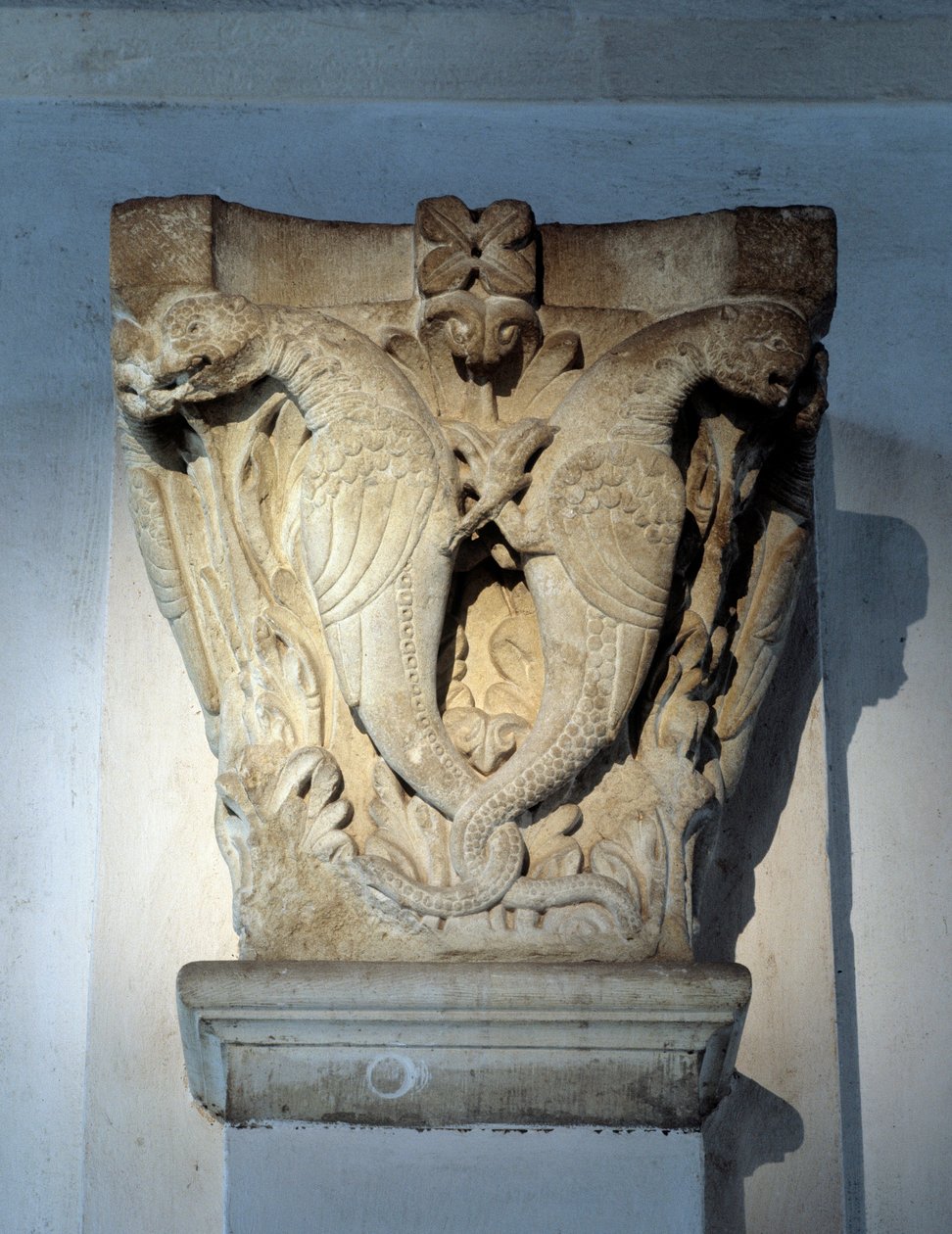 Monstros, Capital do coro (escultura de Romanesque