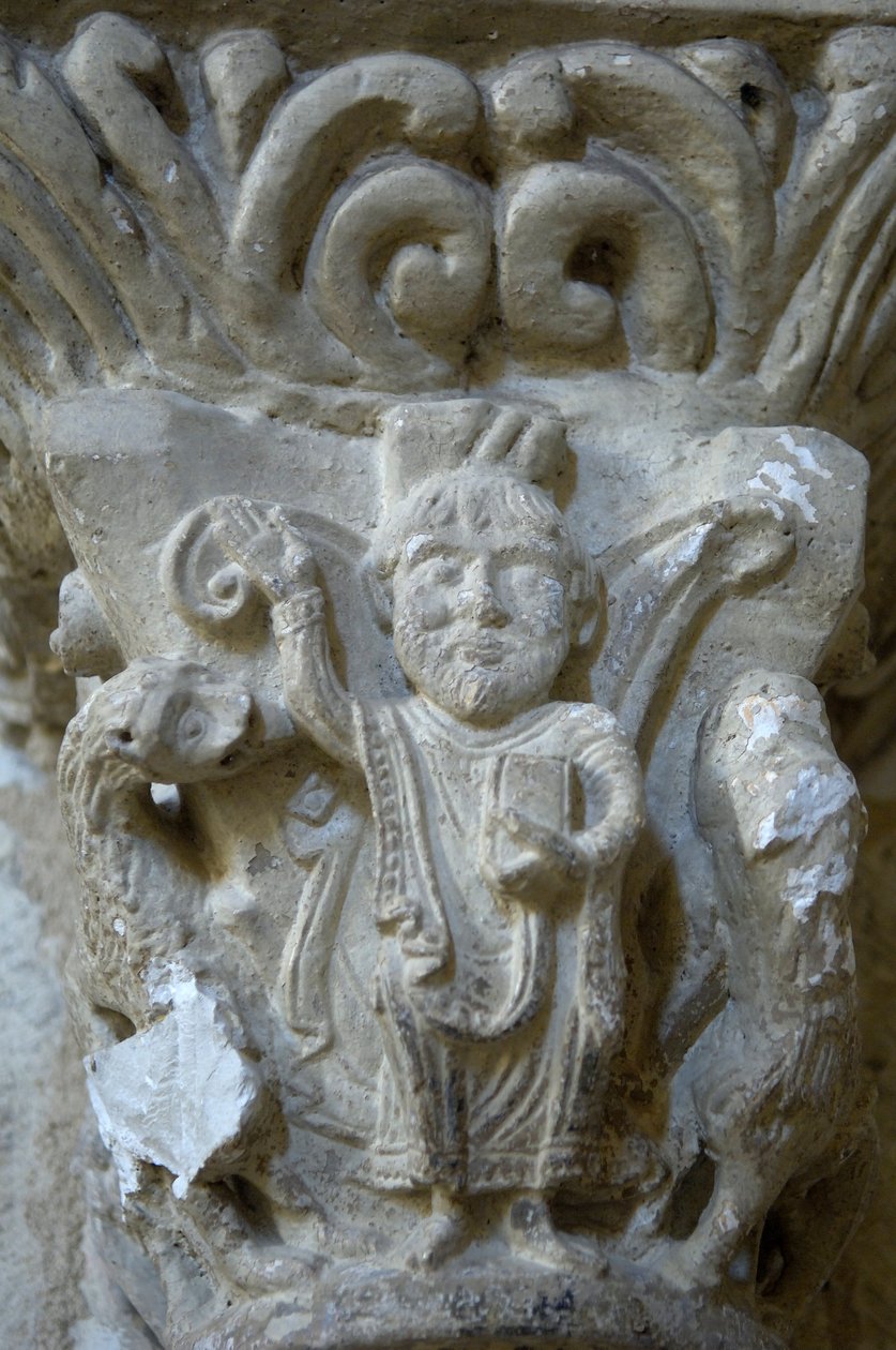 Arte românica: detalhe de uma capital da igreja de Saint Blaise, Lacommande (Pirenéus do Atlântico) de Romanesque