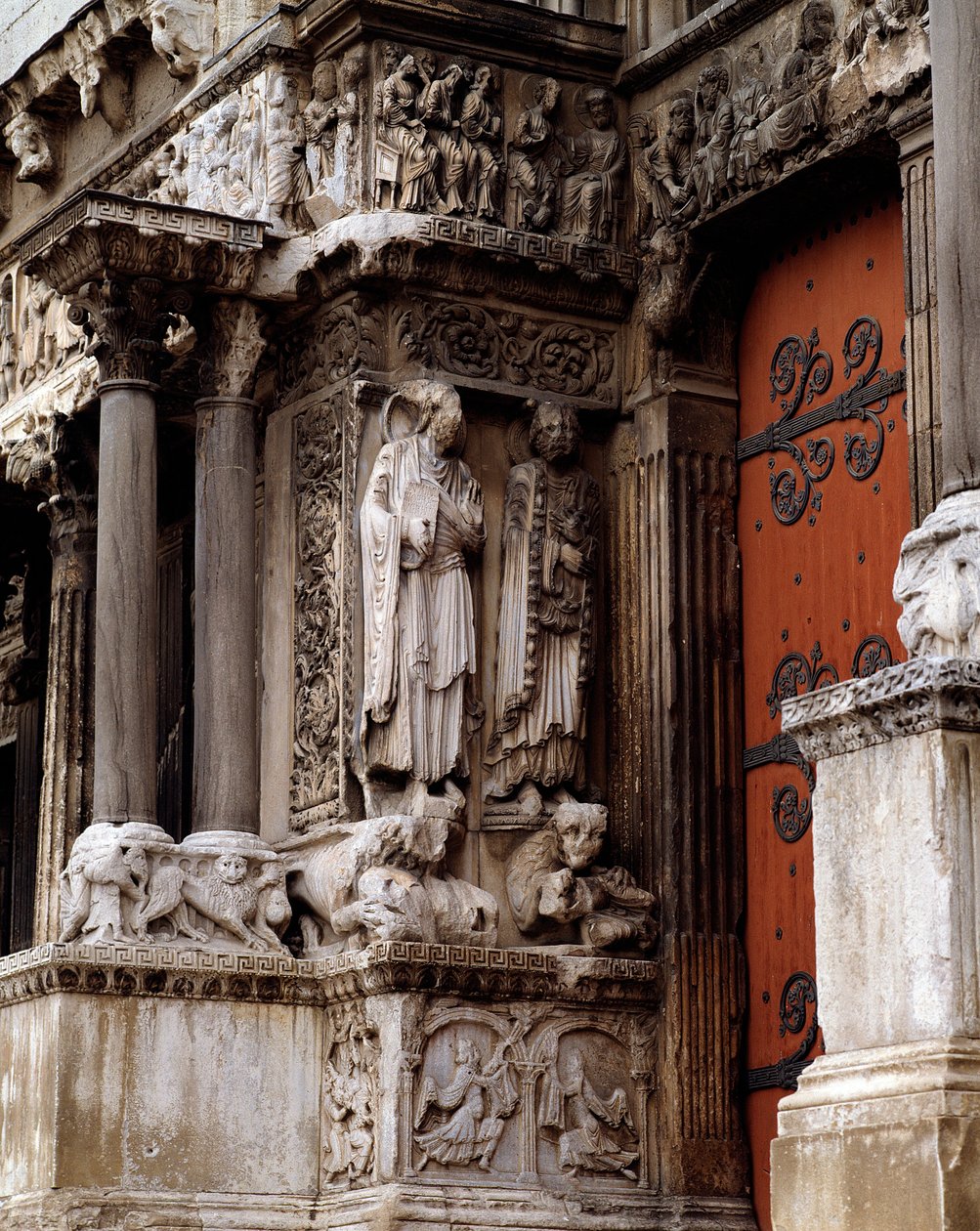 São João e São Pedro, portal central da fachada oeste de Romanesque