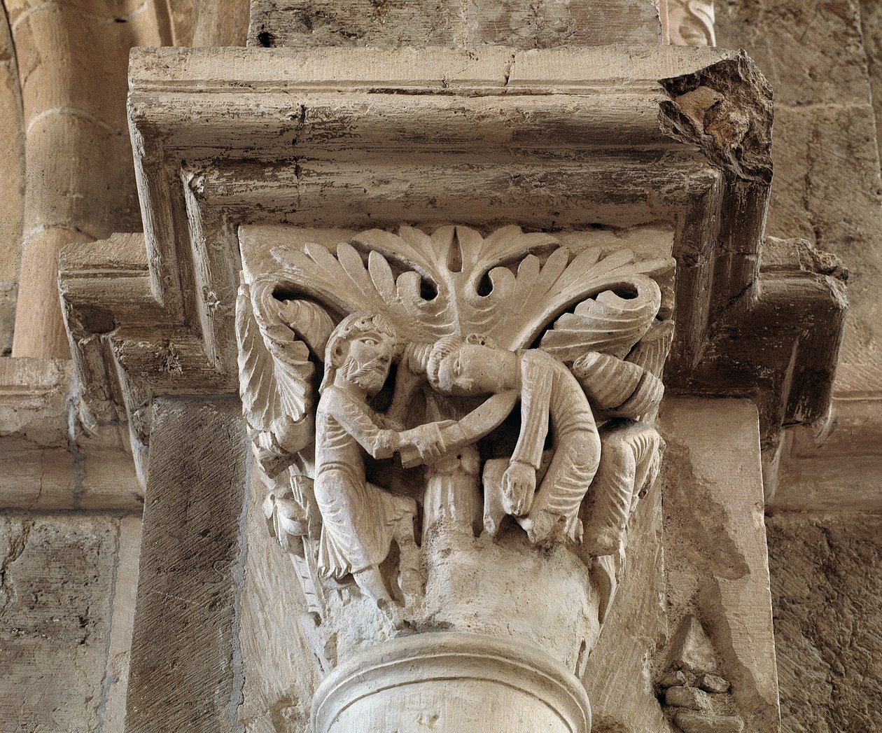 A morte de Caim (capital esculpido) de Romanesque