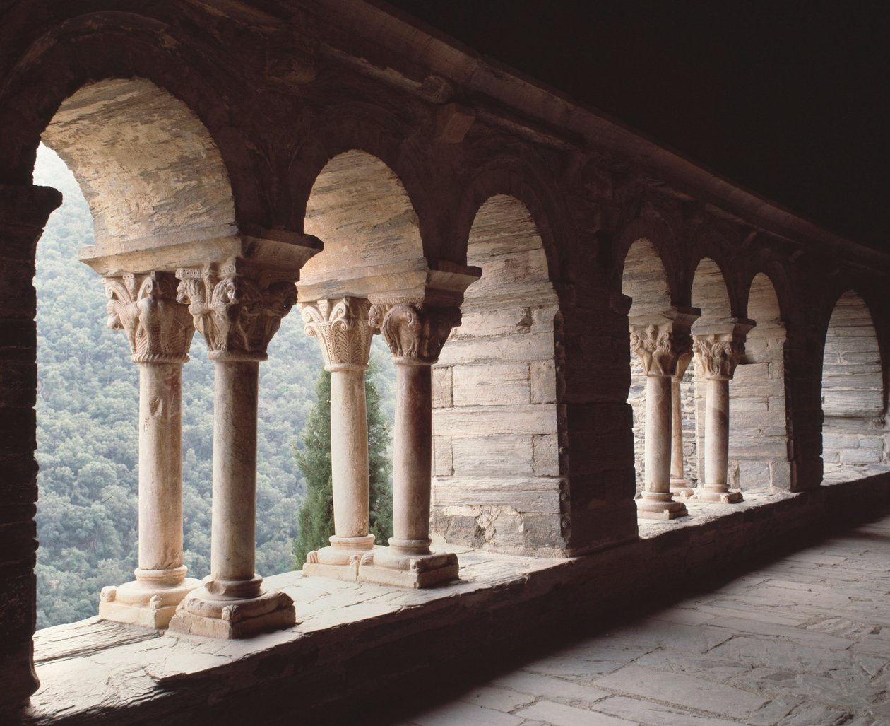 Vista do Priorado de Romanesque