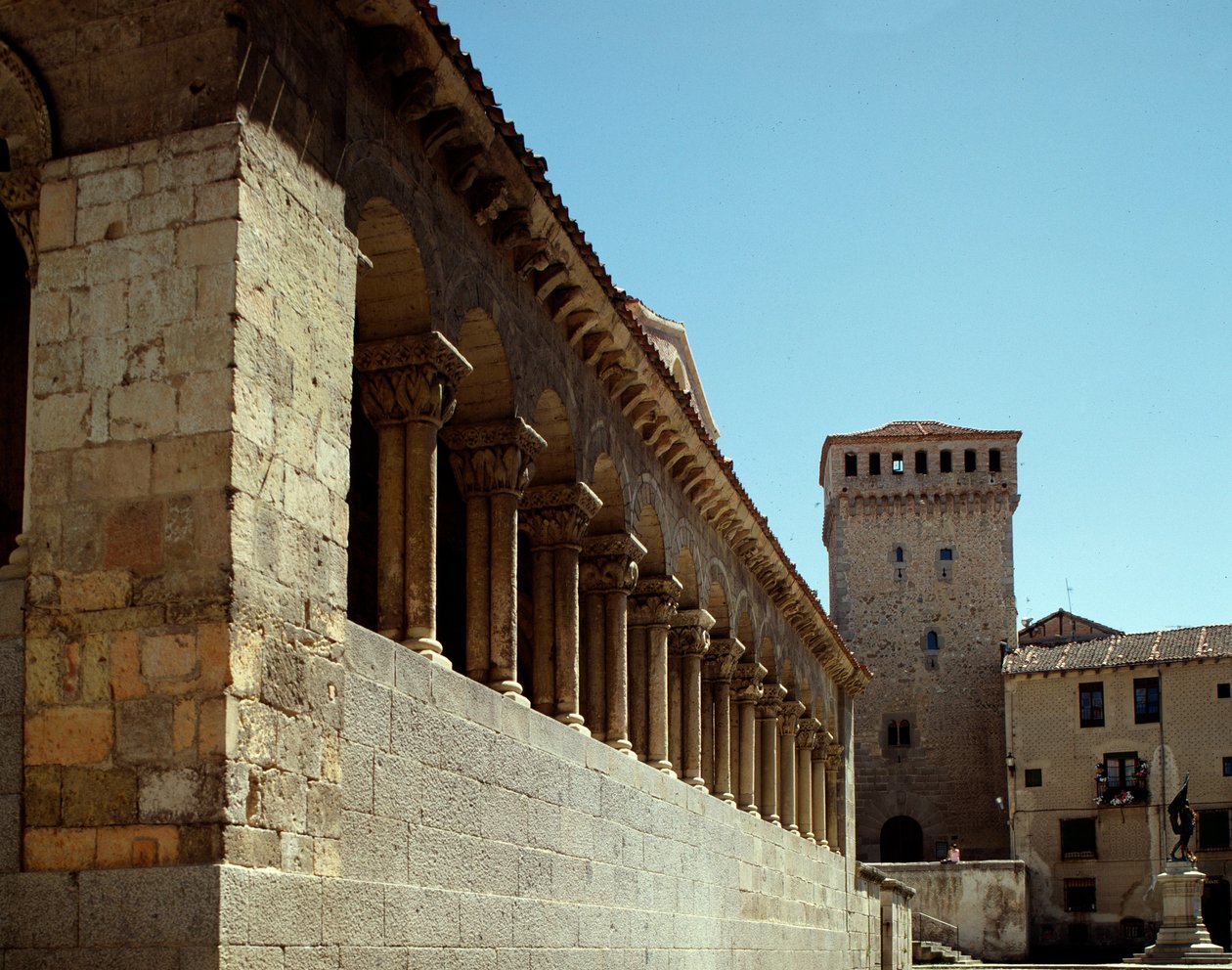 Vista da igreja de Romanesque