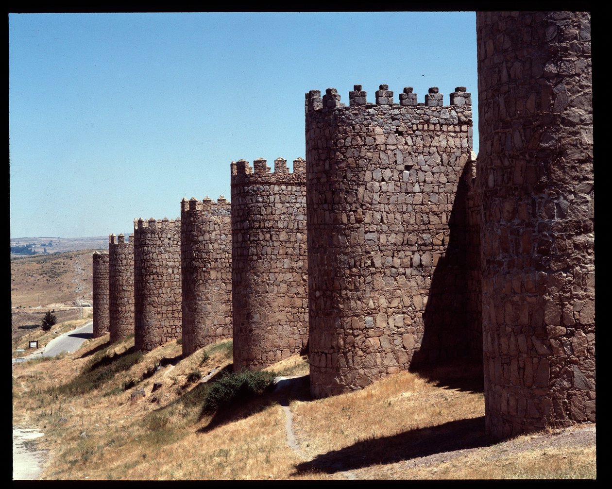 Vista das paredes de Ávila, Espanha (Vista das paredes de Ávila, Espanha) de Romanesque