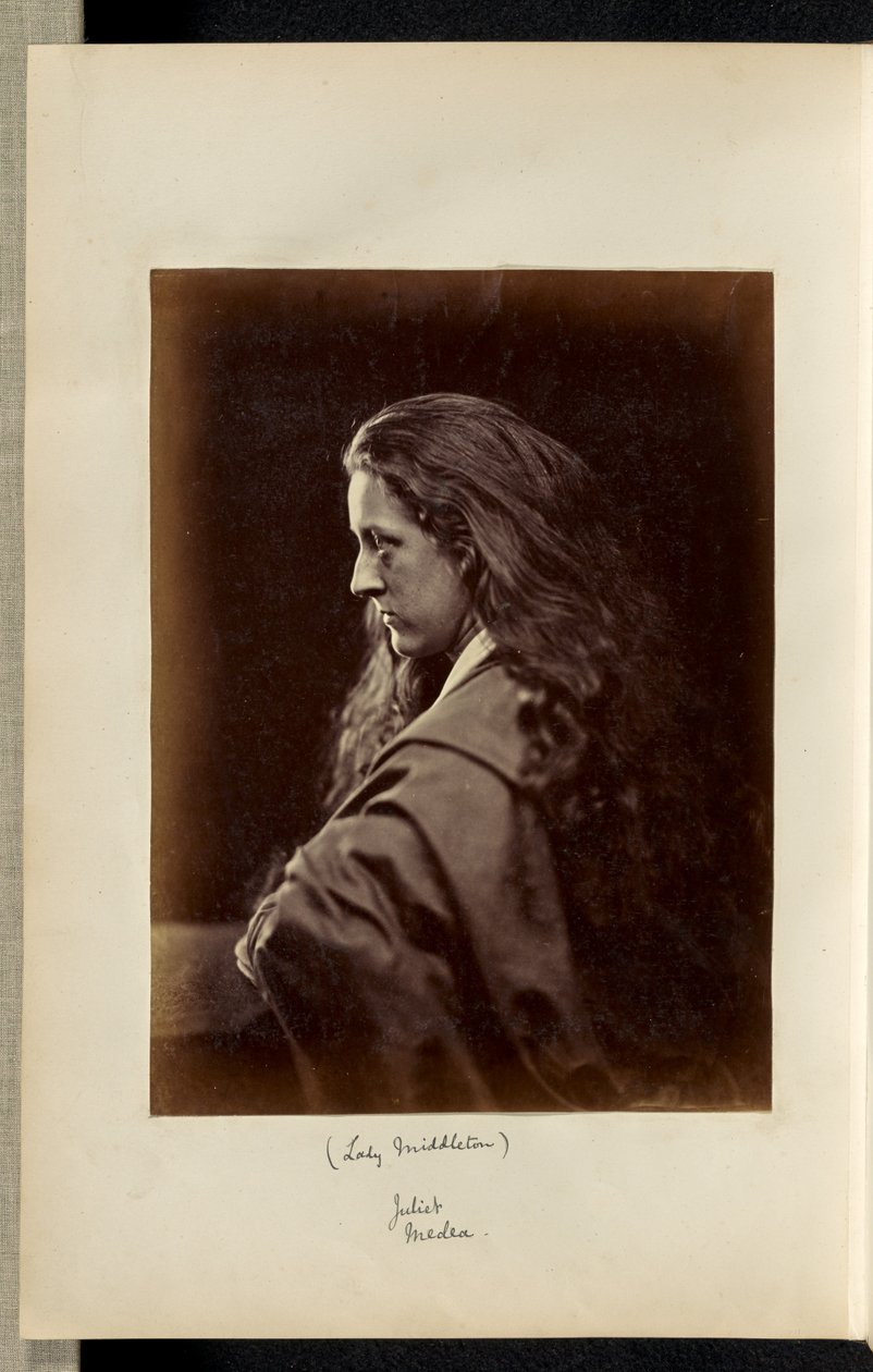Lady Middleton como "Julieta Medeia" de Ronald Ruthven Leslie Melville
