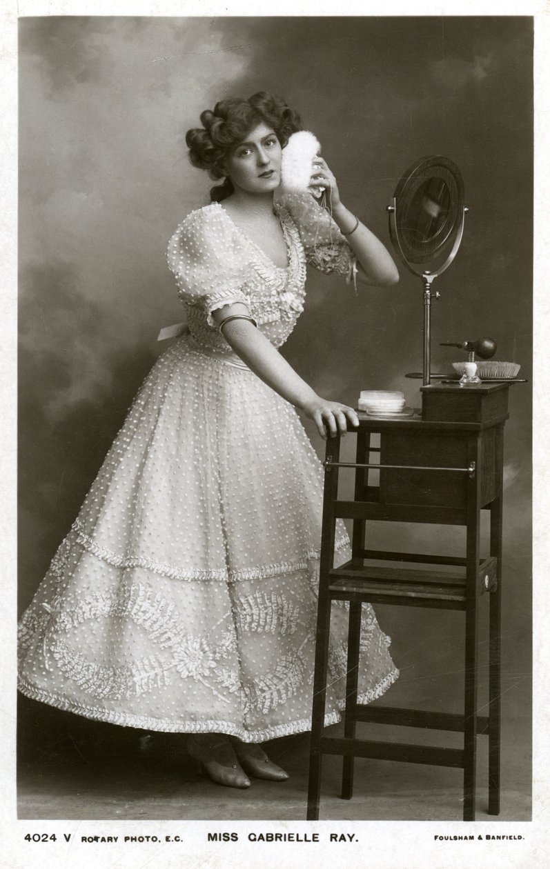 Gabrielle Ray, atriz, dançarina e cantora inglesa, c1906. de Rotary Photo