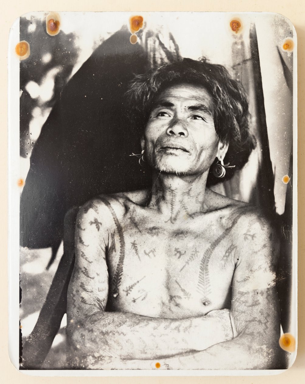 Um Ifugao tatuado do distrito de Kababuyan de Roy Barton