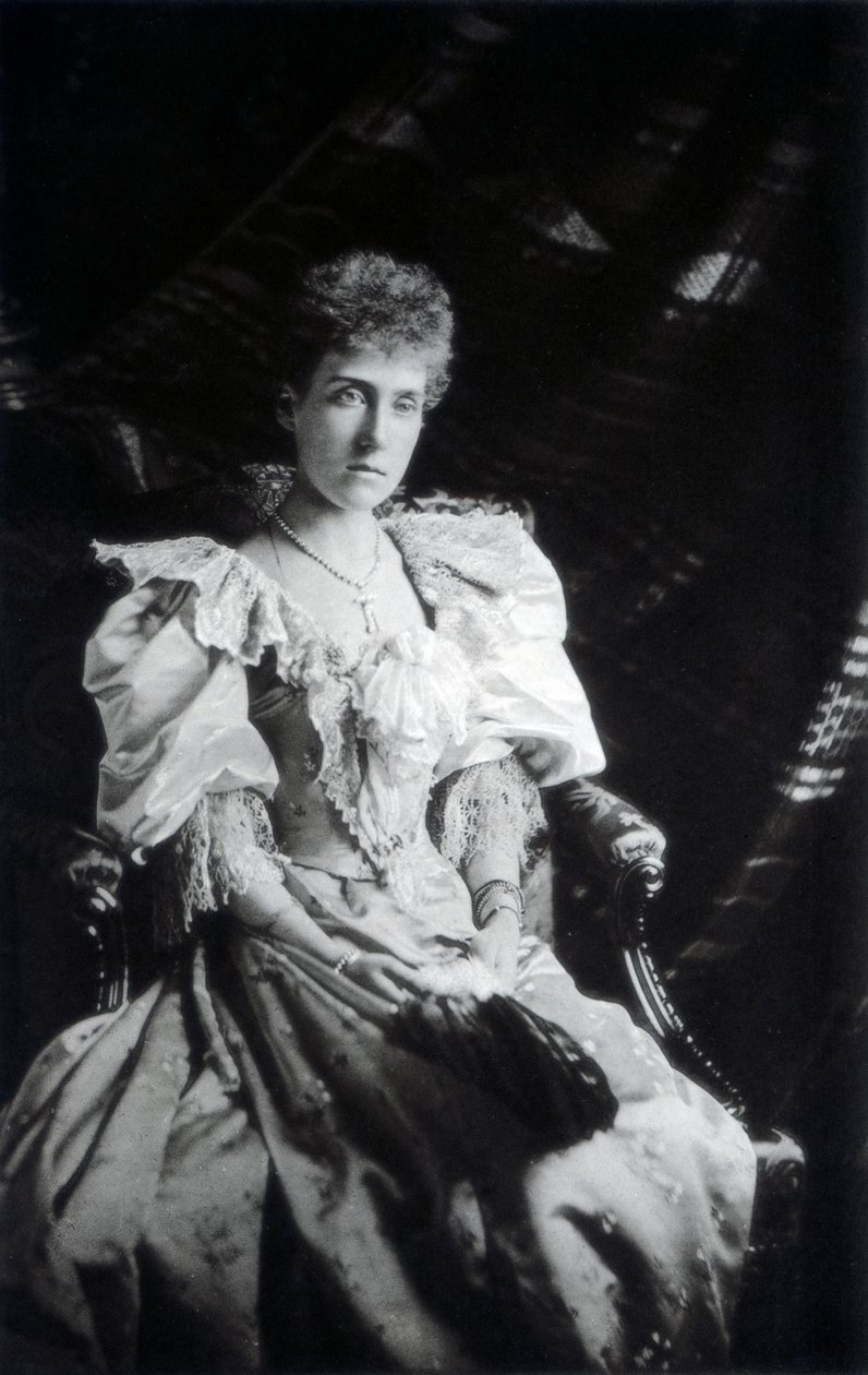 Princesa Marie Louise de Schleswig-Holstein 1872-1956, final do século XIX. de Russell and Sons