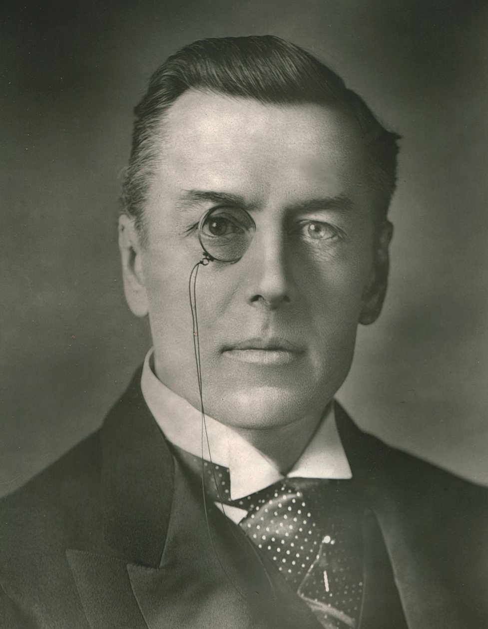 O Honorável Joseph Chamberlain, c1907. de Russell and Sons