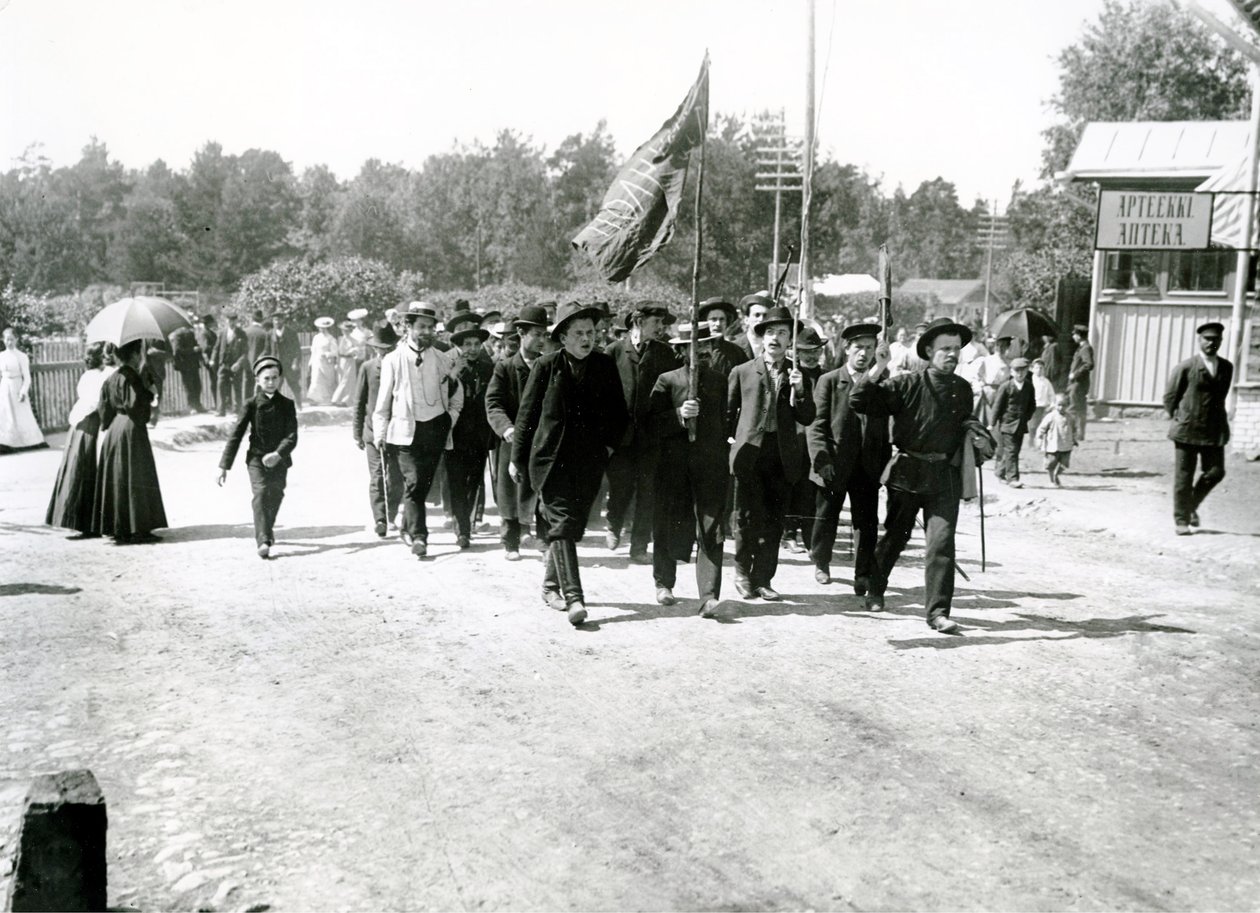 Uma marcha de protesto em São Petersburgo, 1906 de Russian Photographer
