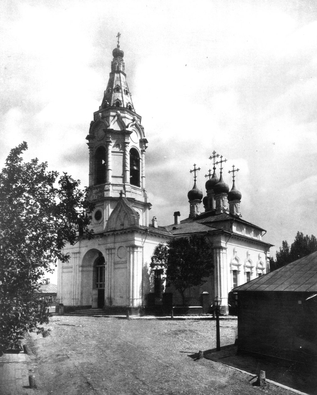 Igreja da Anunciação nas margens, perto de Plyushchikha, Moscou de Russian Photographer