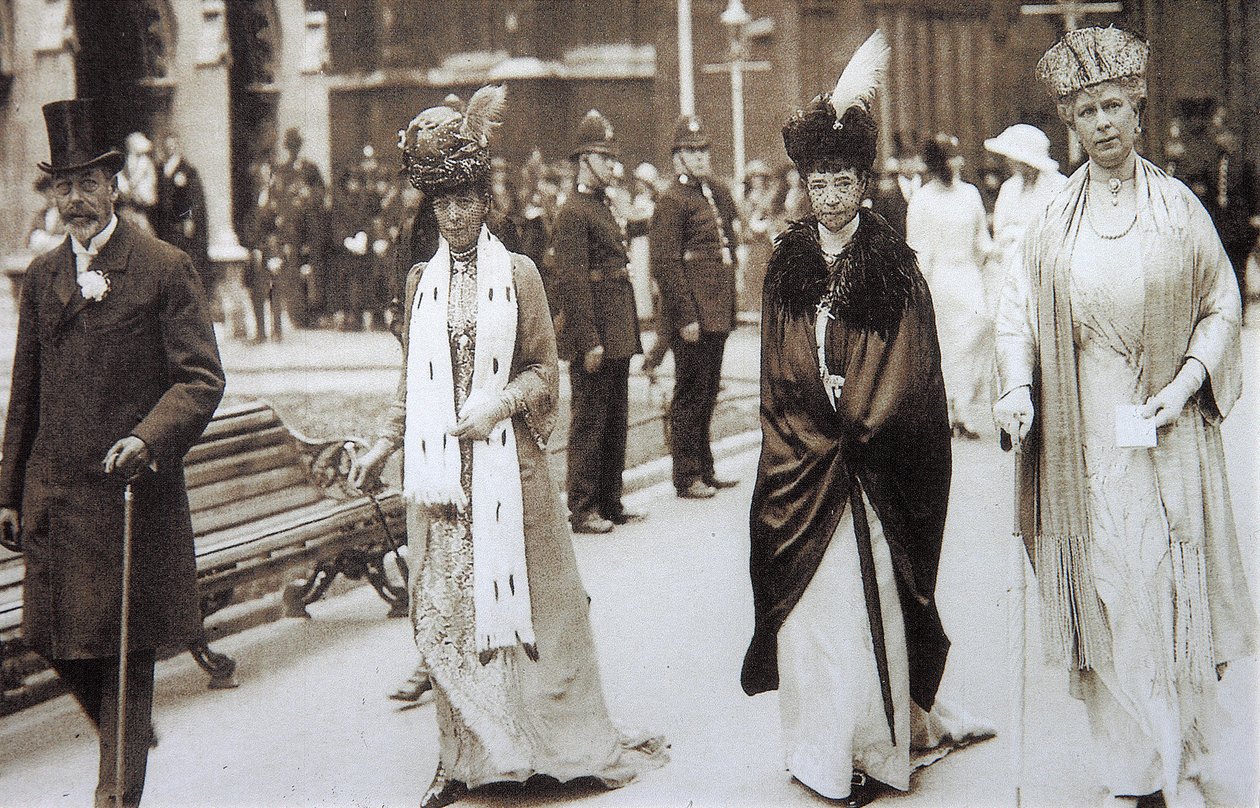 Imperatriz Maria Fyodorovna com o rei George V do Reino Unido e membros da família de Russian Photographer