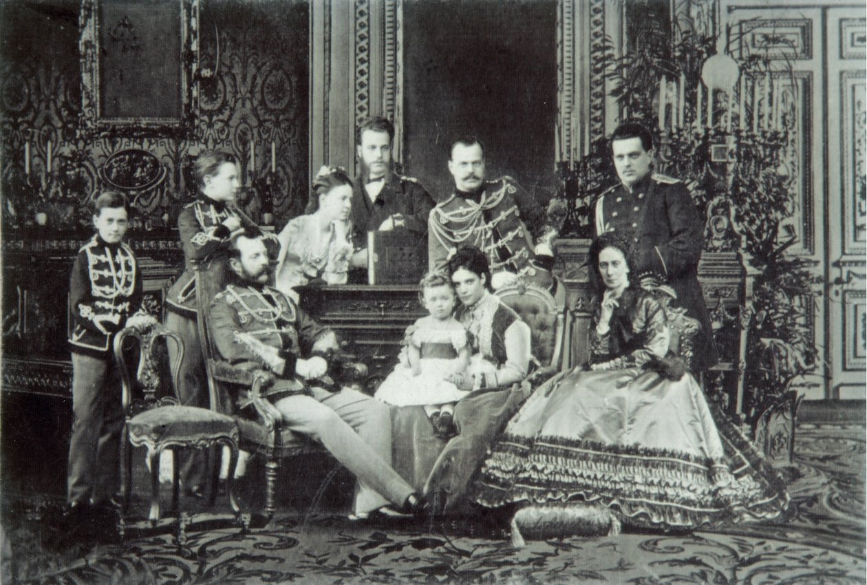 Retrato de família do imperador Alexandre II de Russian Photographer