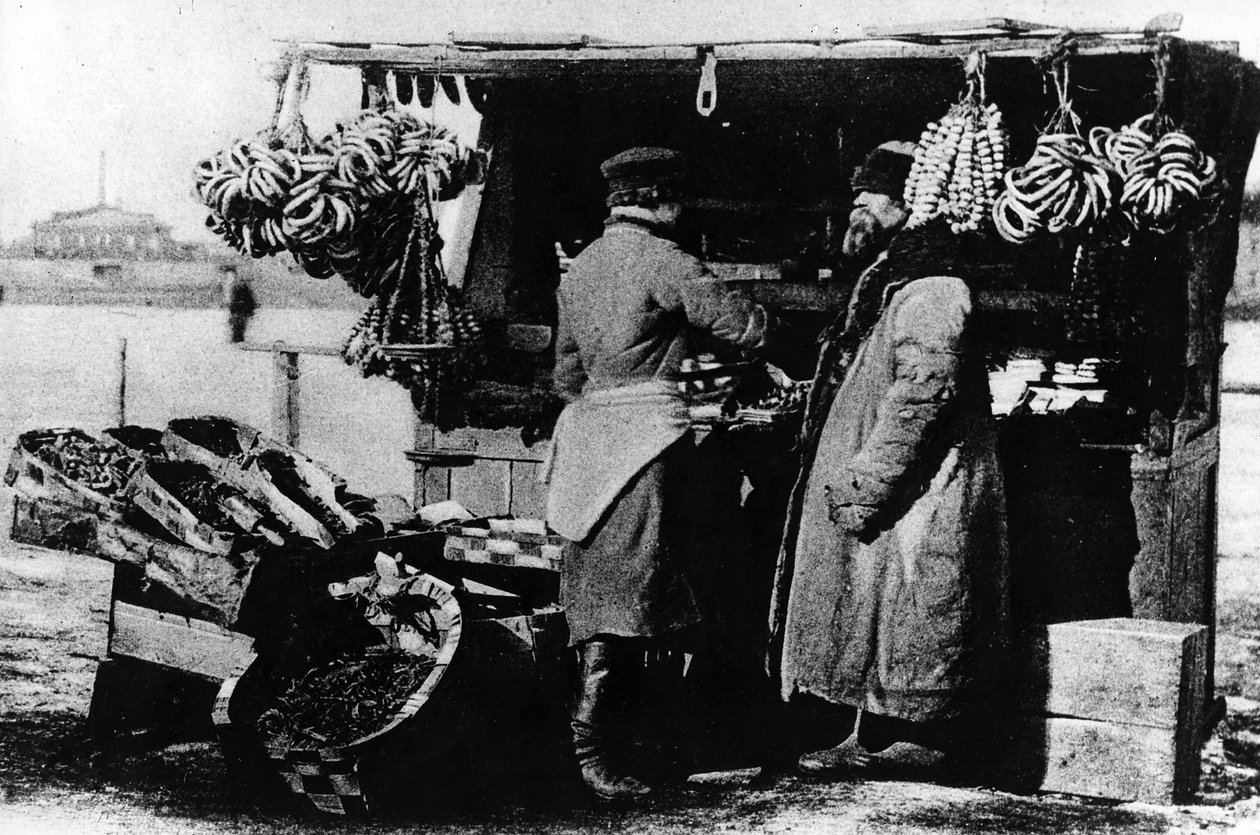 Comida e produzir barraca, São Petersburgo, c.late C19th de Russian Photographer