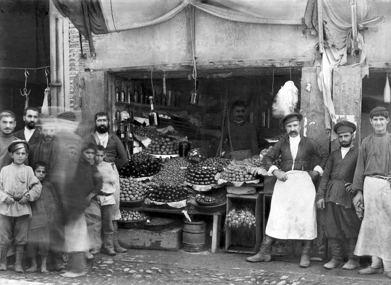 Barraca do mercado em São Petersburgo, c.1900 de Russian Photographer