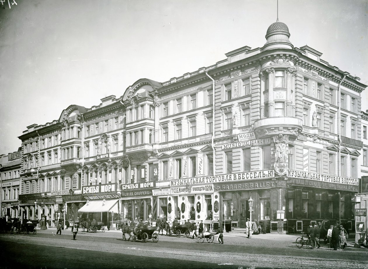 No 54 Nevsky Prospekt, esquina da Rua Malaya Sadovaya, São Petersburgo, início dos anos 1900 de Russian Photographer