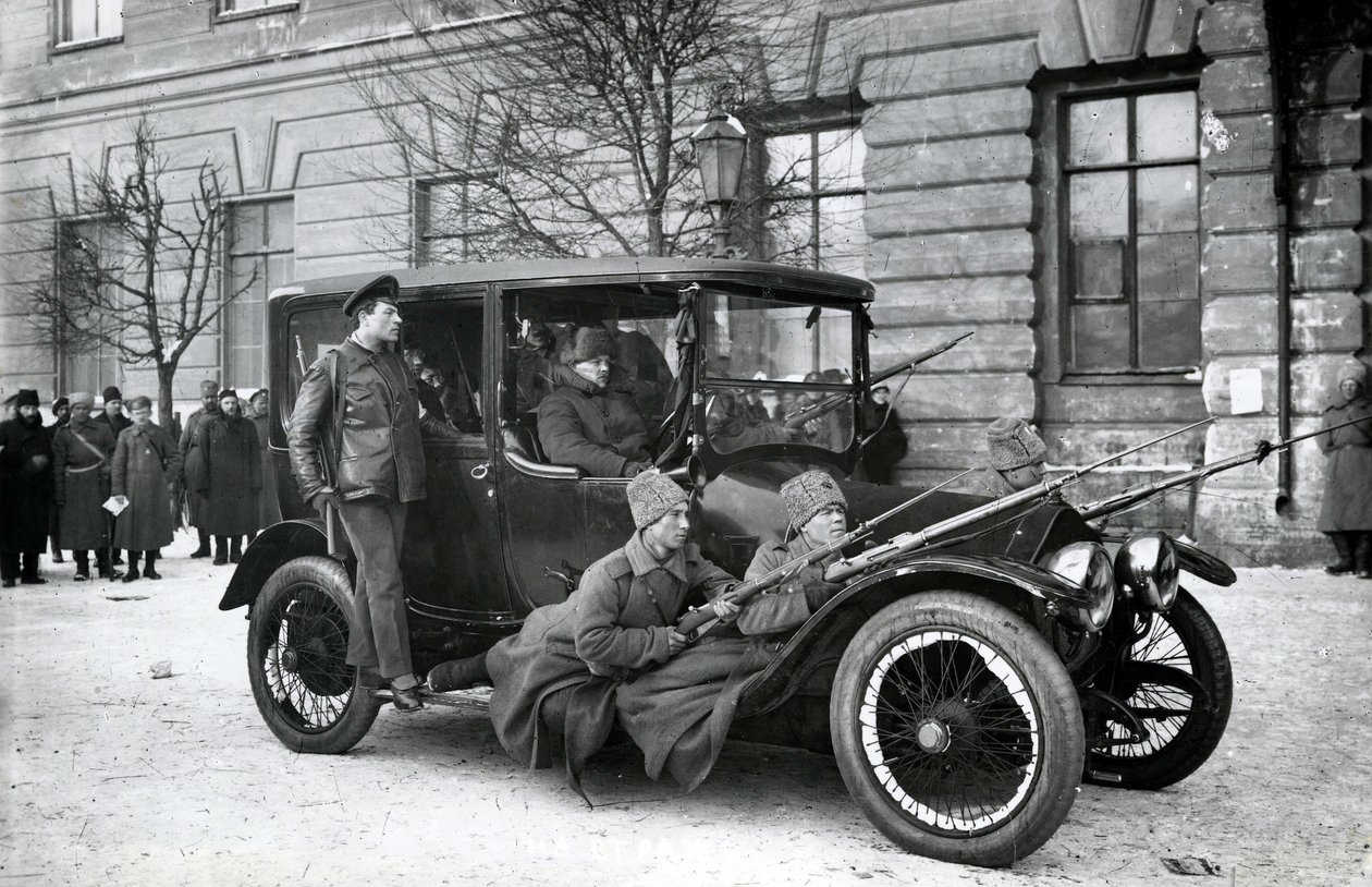 Milícia revolucionária, São Petersburgo, 1917 de Russian Photographer