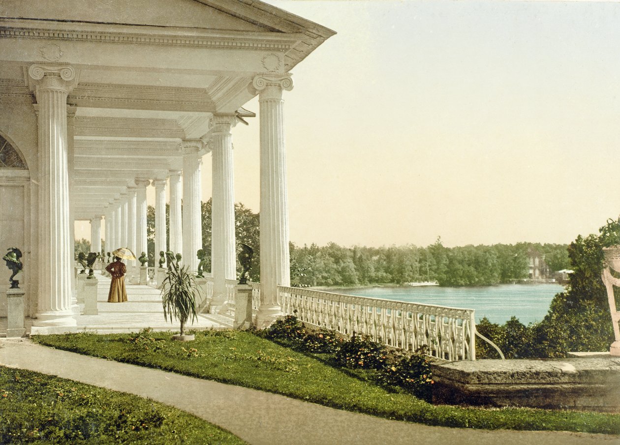 Cartão postal vintage do terraço em Tsarskoye Selo, década de 1890 de Russian Photographer