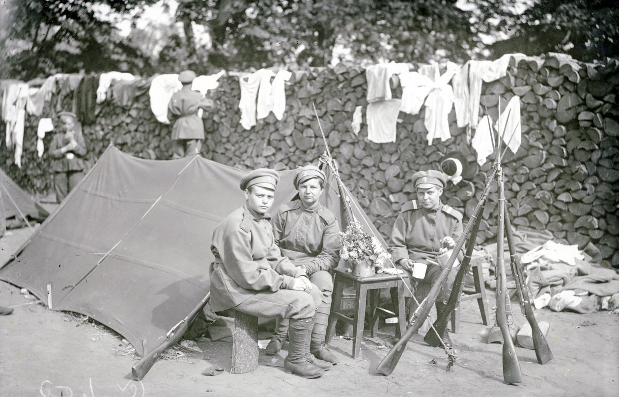 Batalhão das Mulheres, São Petersburgo, 1917 de Russian Photographer