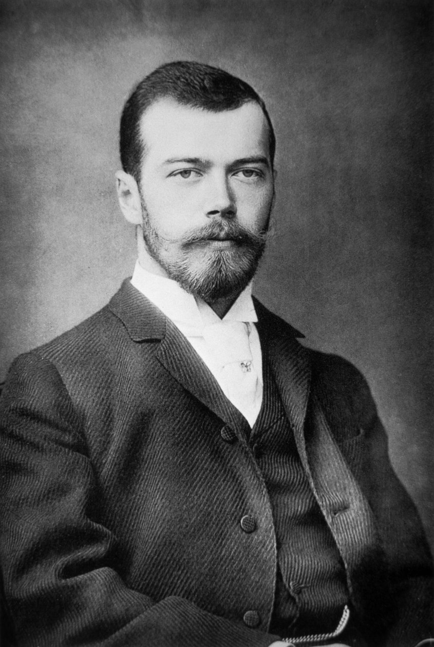 Nicholas II como Czarevich, c.1892 (foto a p/b) de Russian Photographer