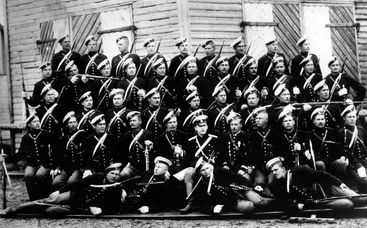 Recruta para a Unidade de Cavalaria Doméstica, com sua corneta, Conde AA Ignatiev, c.1899 de Russian Photographer