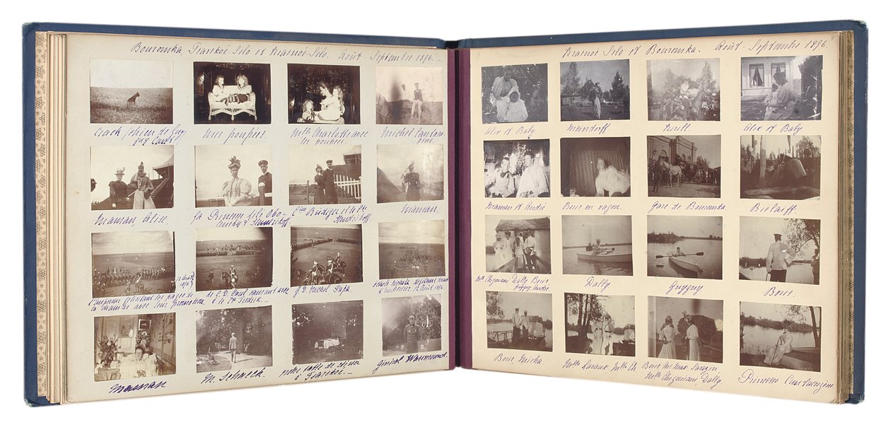 A Família Imperial Russa, página de um álbum de fotografias, c.1897-99 (foto p - b) (ver também 487673-80) de Russian Photographer