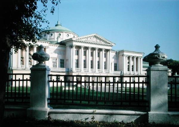 O Palácio Sheremetyev em Ostankino, construído em 1770 de Russian School