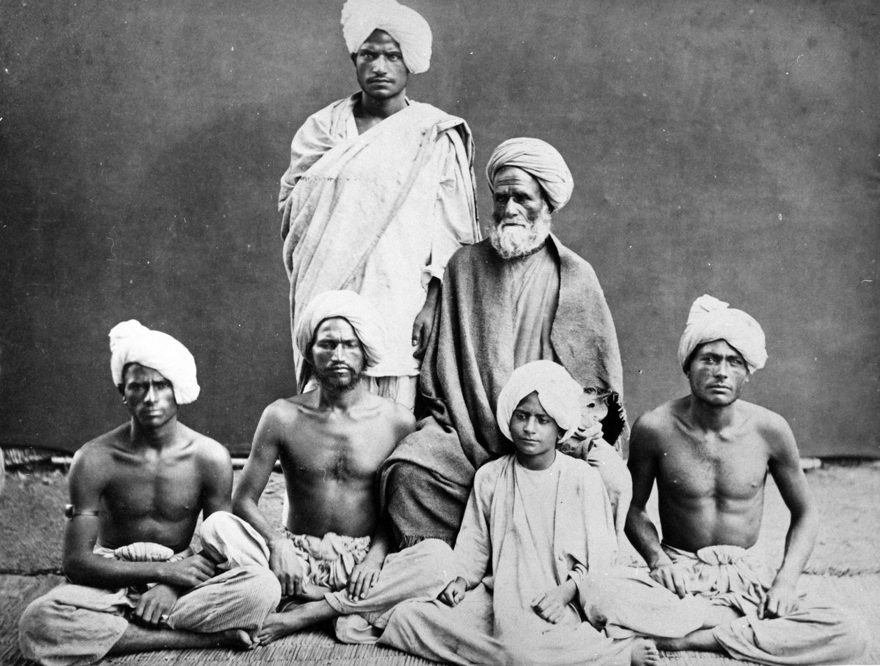 Kashmiri Boatmen, c.1860s de S. and Shepherd, C. Bourne