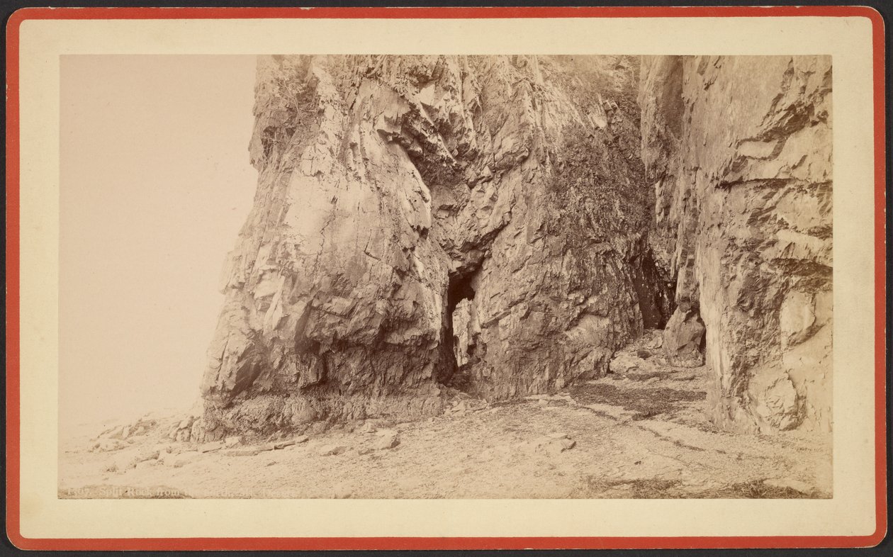 Split Rock a partir do norte, Mt. Desert. de S.R. Stoddard
